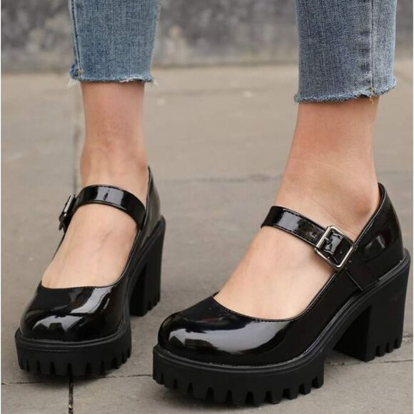 BRAND NEW GBG LOS ANGELES GGCARLISA-R CHUNKY HEELED MARY-JANE STYLE PUMP - Picture 1 of 16